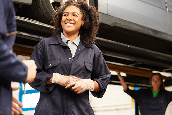 Image for Parents still prefer university to apprenticeships