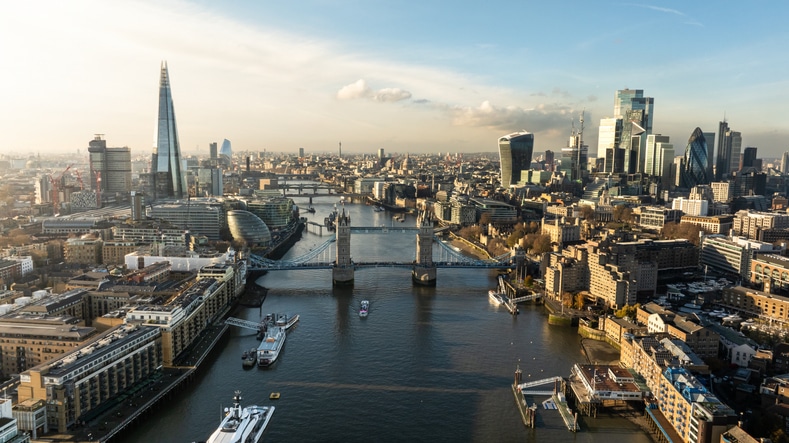 Image for London miles ahead of other regions in providing best opportunities for the poorest young people